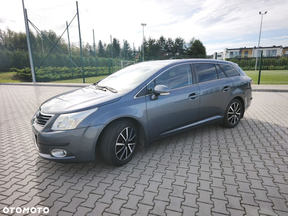 Toyota Avensis - 4