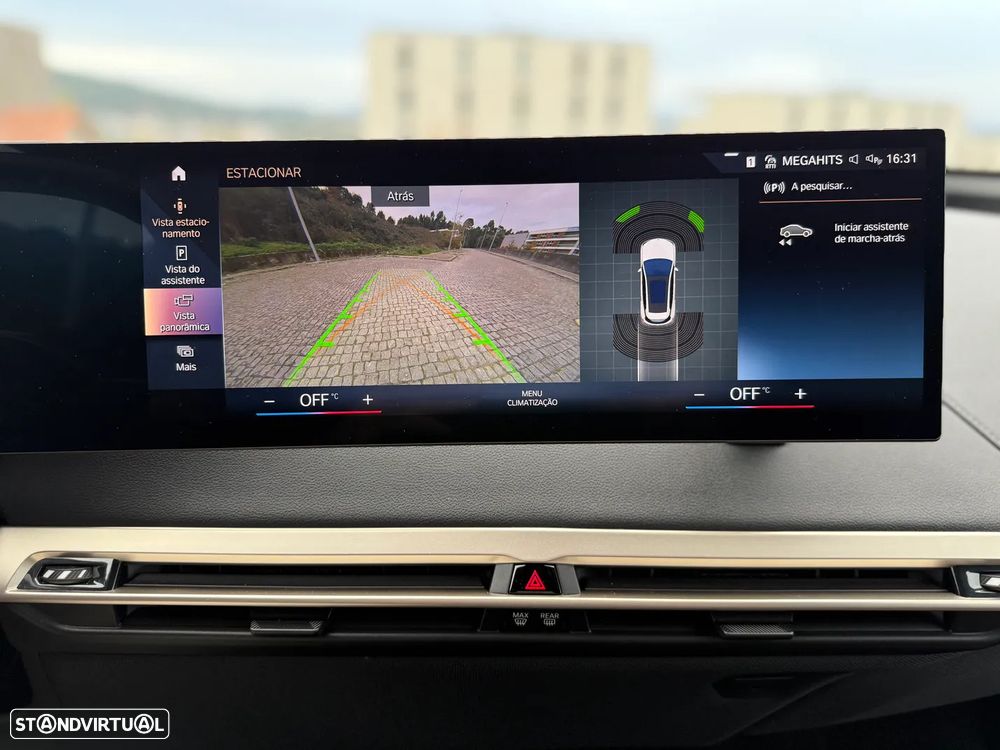 BMW iX xDrive 40 Pack Desportivo - 21