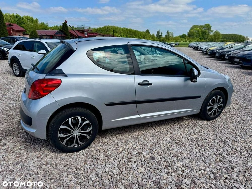 Peugeot 207 - 13