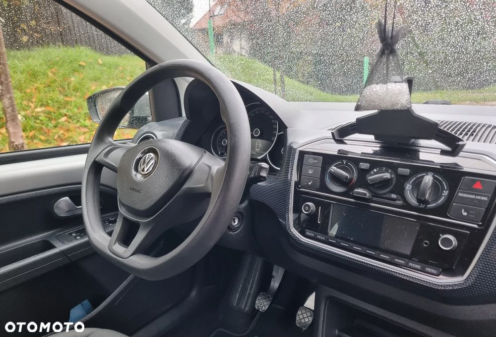 Volkswagen up! 1.0 move - 17