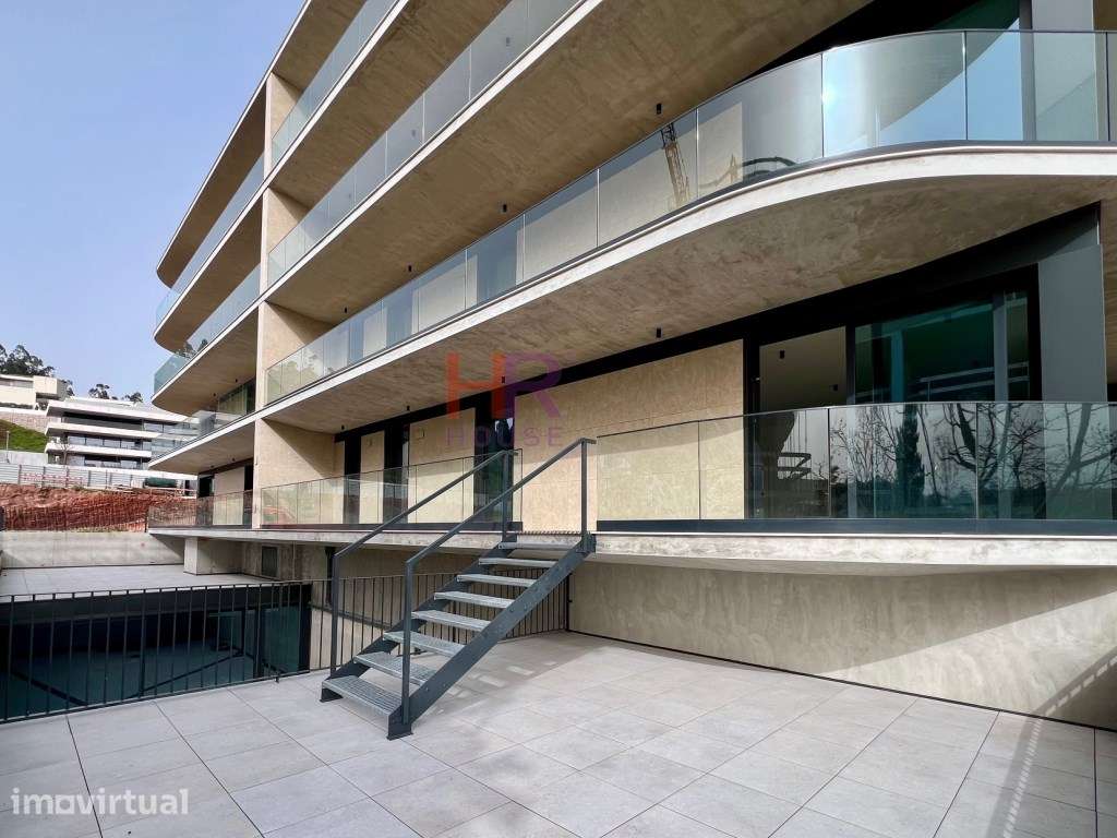 Vende-se Fantástico T2 com terraço privativo - Grande imagem: 4/43