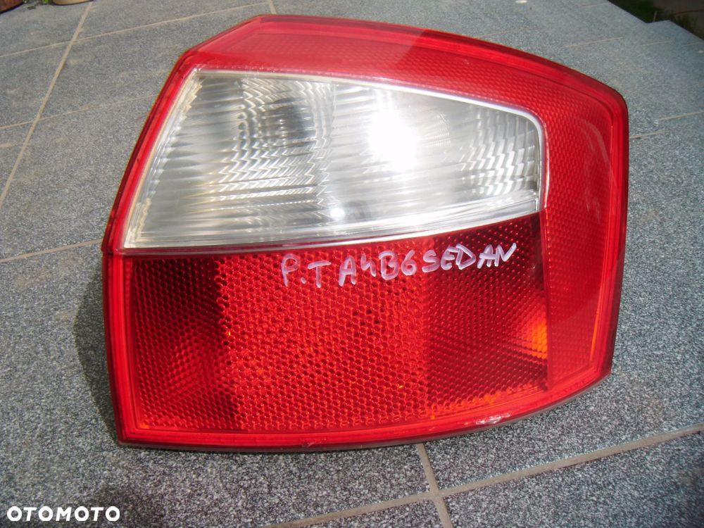 audi a4 b6 sedan lampa prawy tył - 1