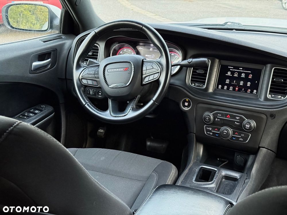Dodge Charger 5.7 R/T - 8
