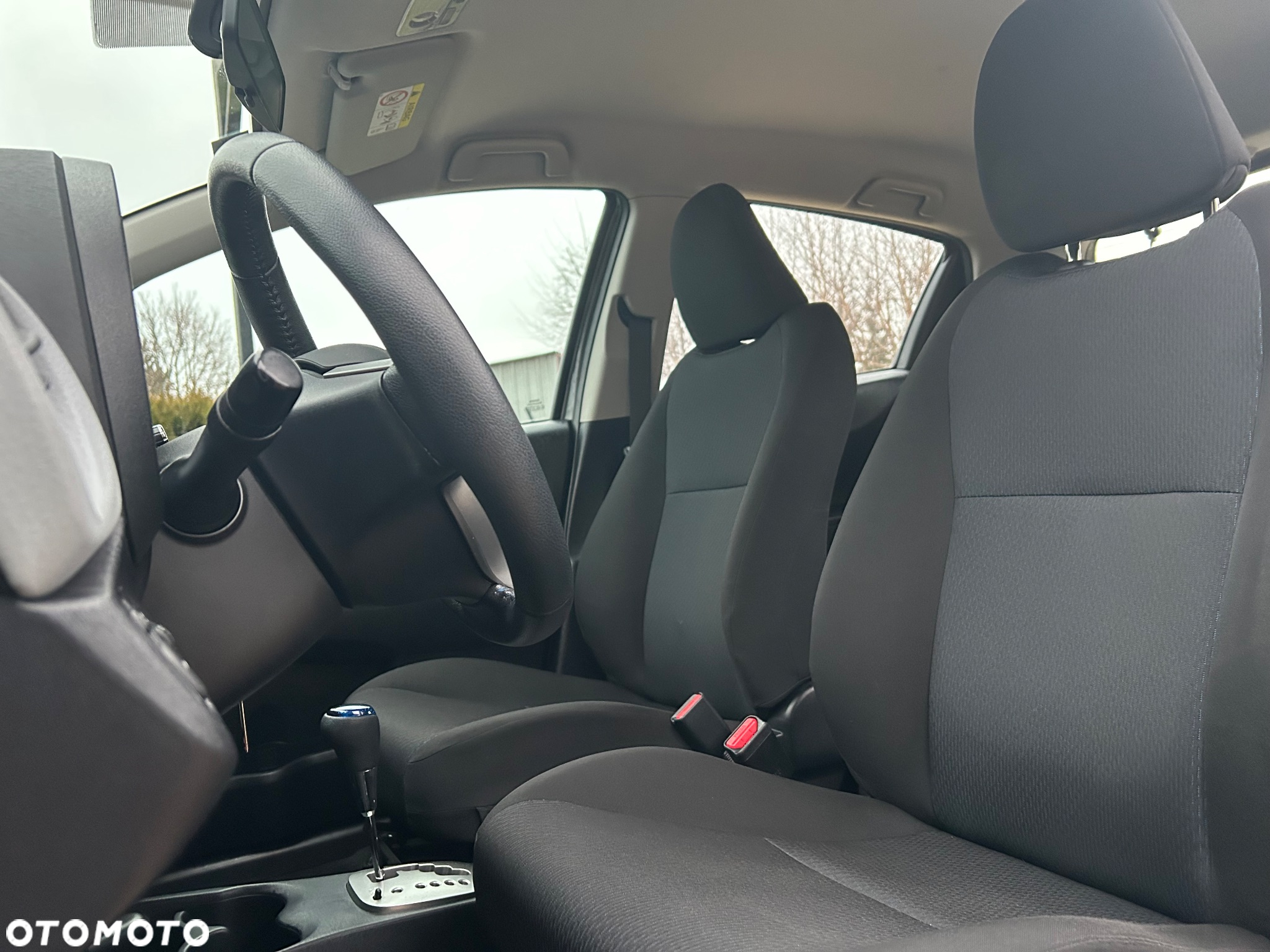 Toyota Yaris Hybrid 100 Active - 35