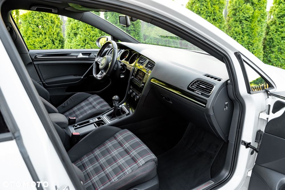 Volkswagen Golf 2.0 TSI BMT GTI - 24