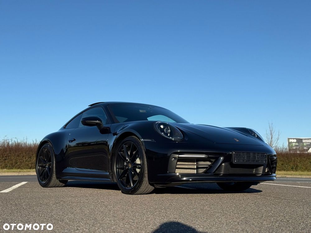 Porsche 911 Carrera 4 PDK - 3