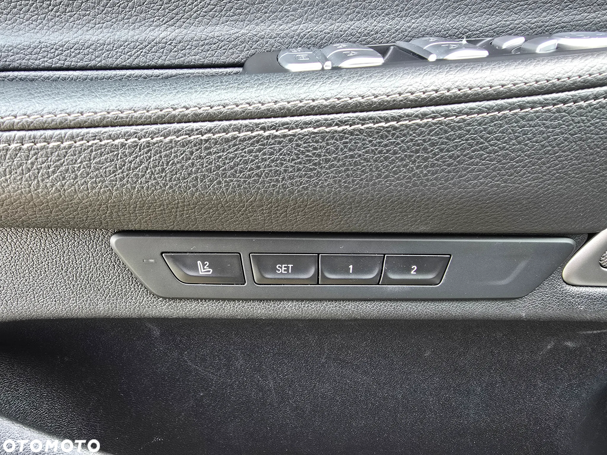 BMW Seria 7 740Li - 35