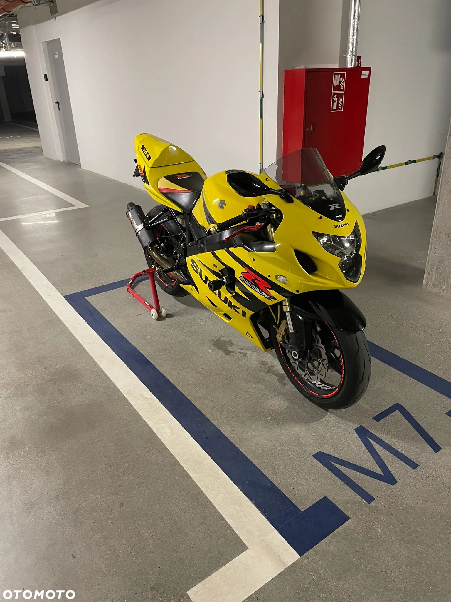 Suzuki GSX-R - 1