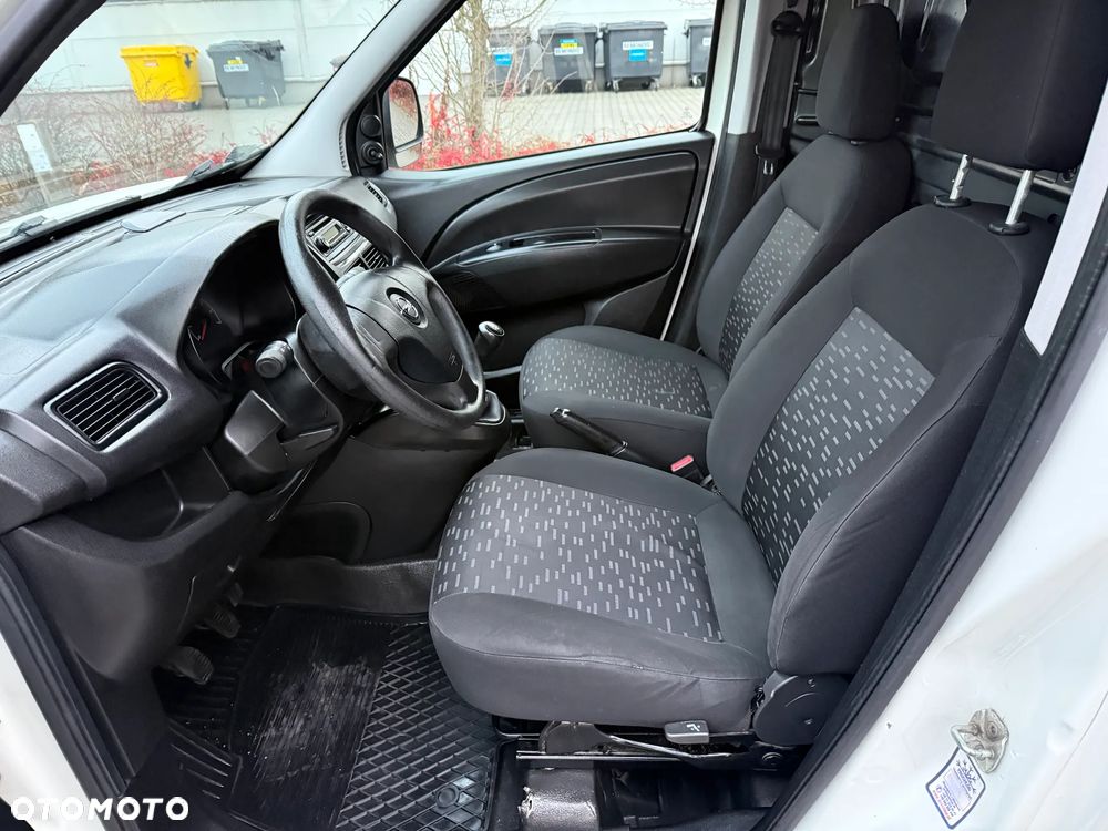 Opel COMBO - 13