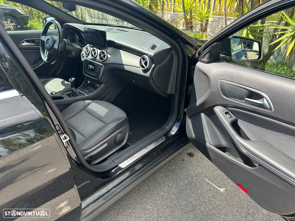 Mercedes-Benz GLA 180 d Urban - 11