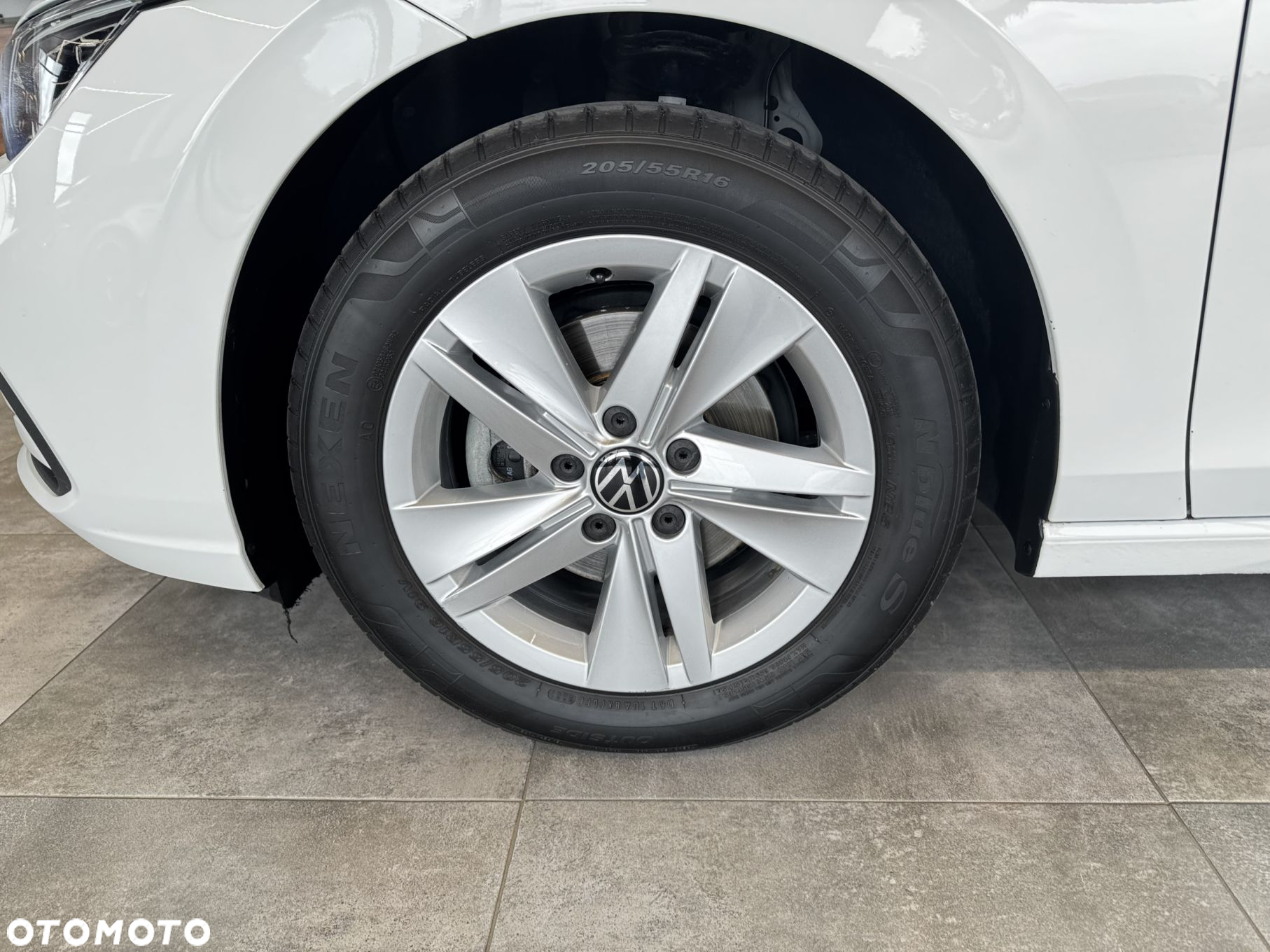 Volkswagen Golf - 11