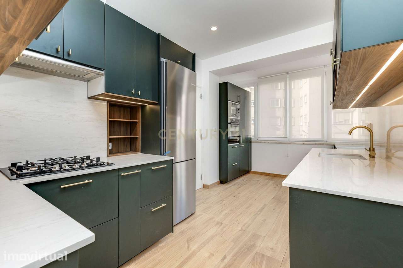 T3 Totalmente Renovado | Alvalade | 110 m² | Varanda | 2 WC - Grande imagem: 3/31
