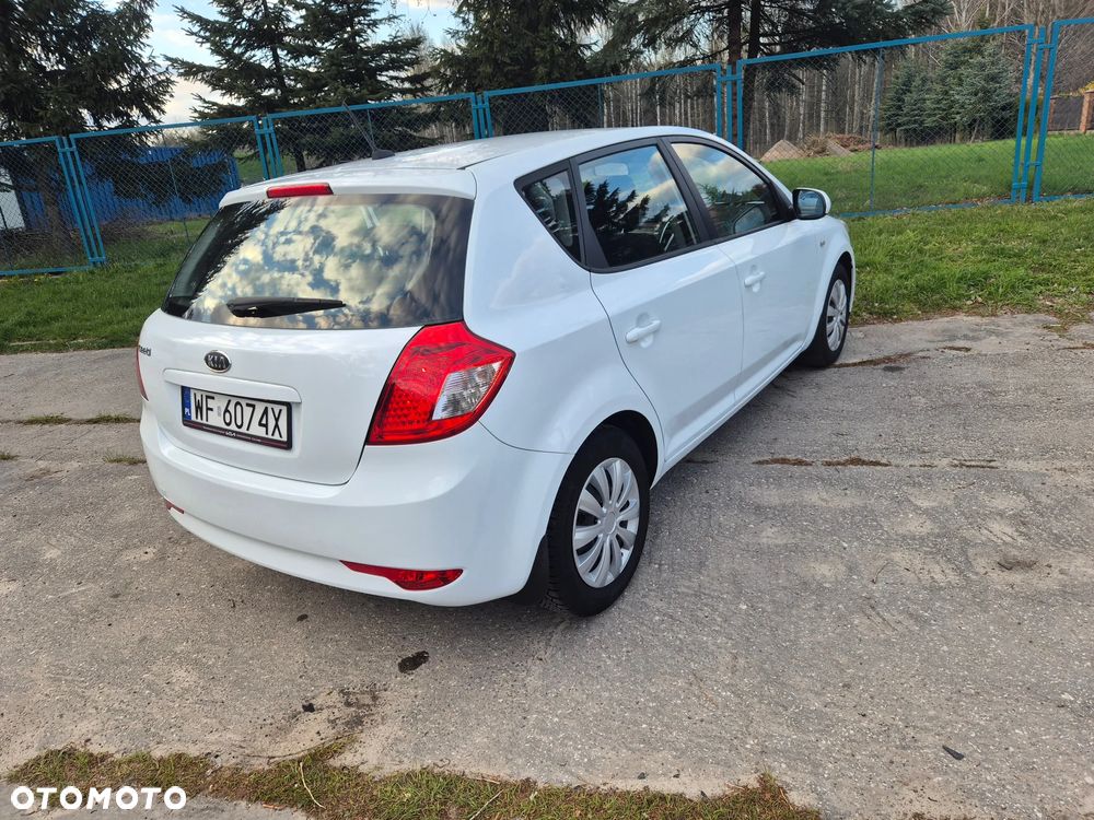 Kia Ceed 1.4 Comfort + - 14