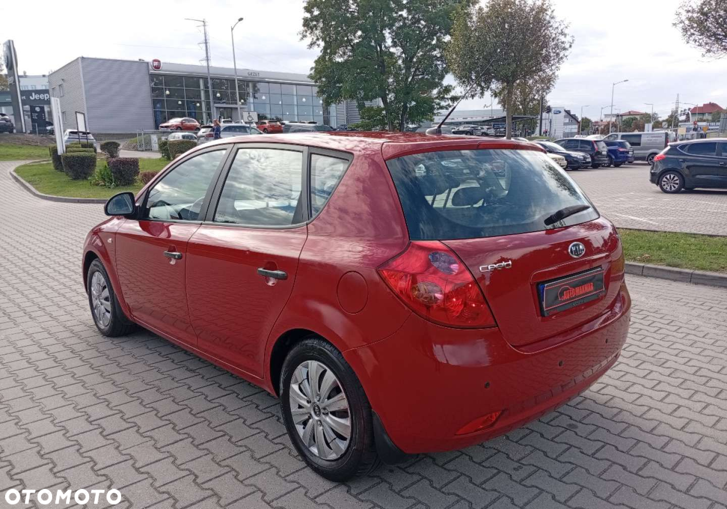 Kia Ceed - 10
