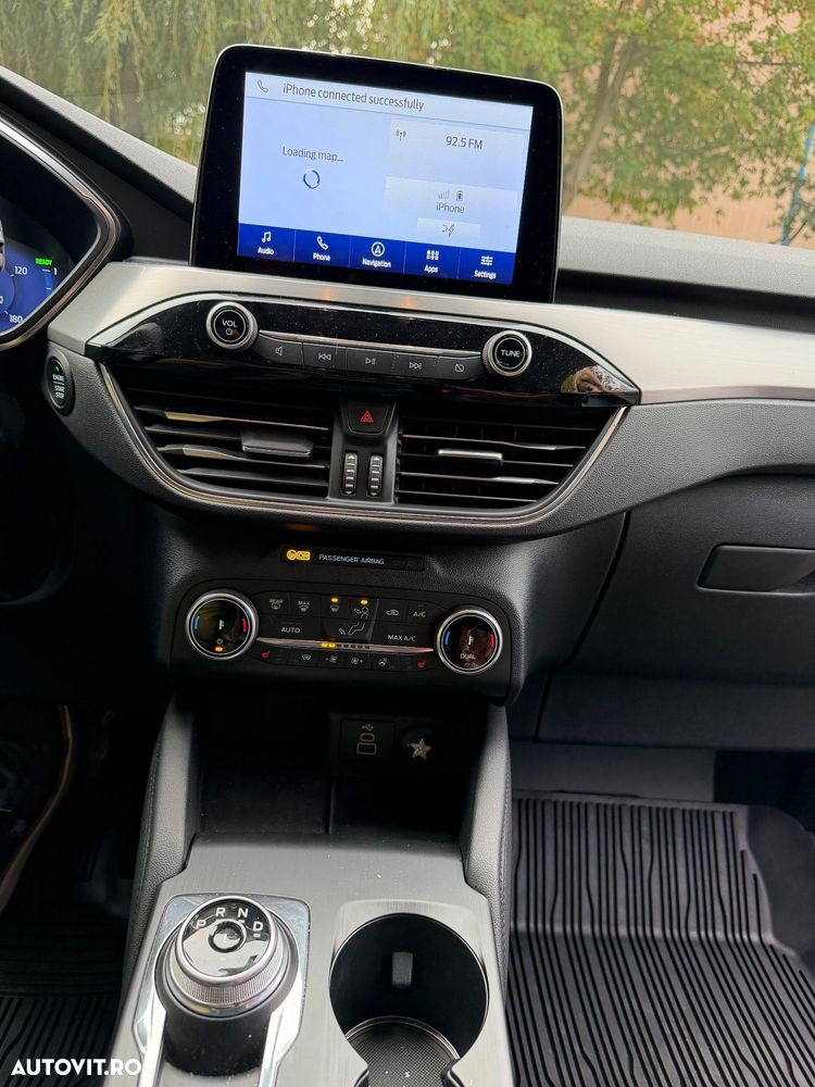 Ford Kuga 2023 photo 2