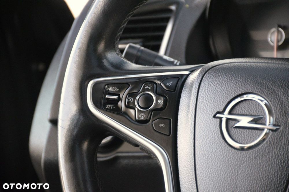 Opel Insignia - 23