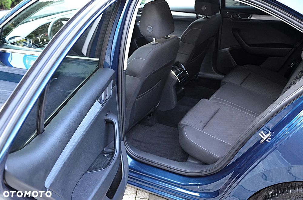 Skoda Superb 2.0 TDI SCR Active DSG - 20