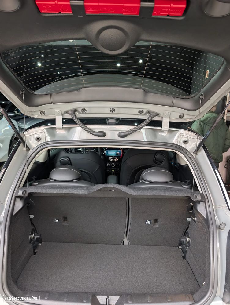MINI 3 Portas Cooper SE Premium Extra Essential - 11
