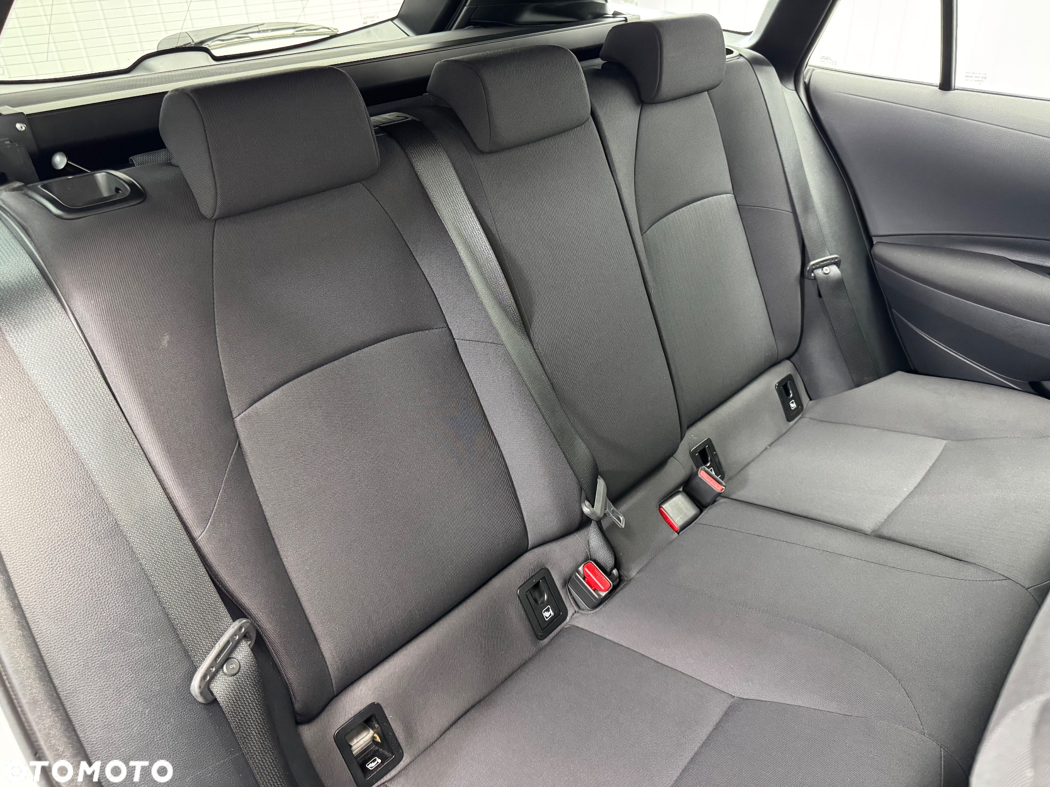 Toyota Corolla 1.8 Hybrid Active - 29