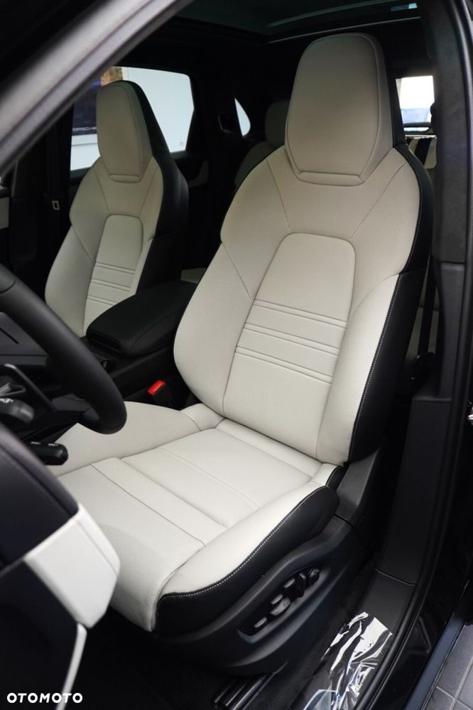 Porsche Cayenne GTS - 10