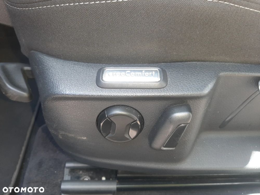 Volkswagen Passat - 11