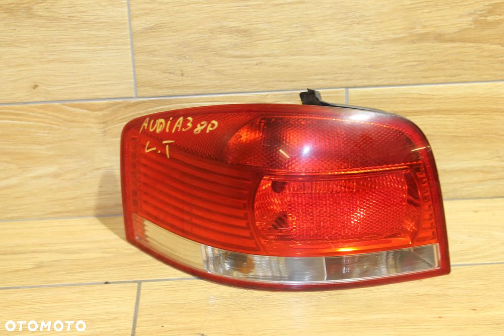 Lampa Lewa Tył Audi A3 8P    8p0945095020s