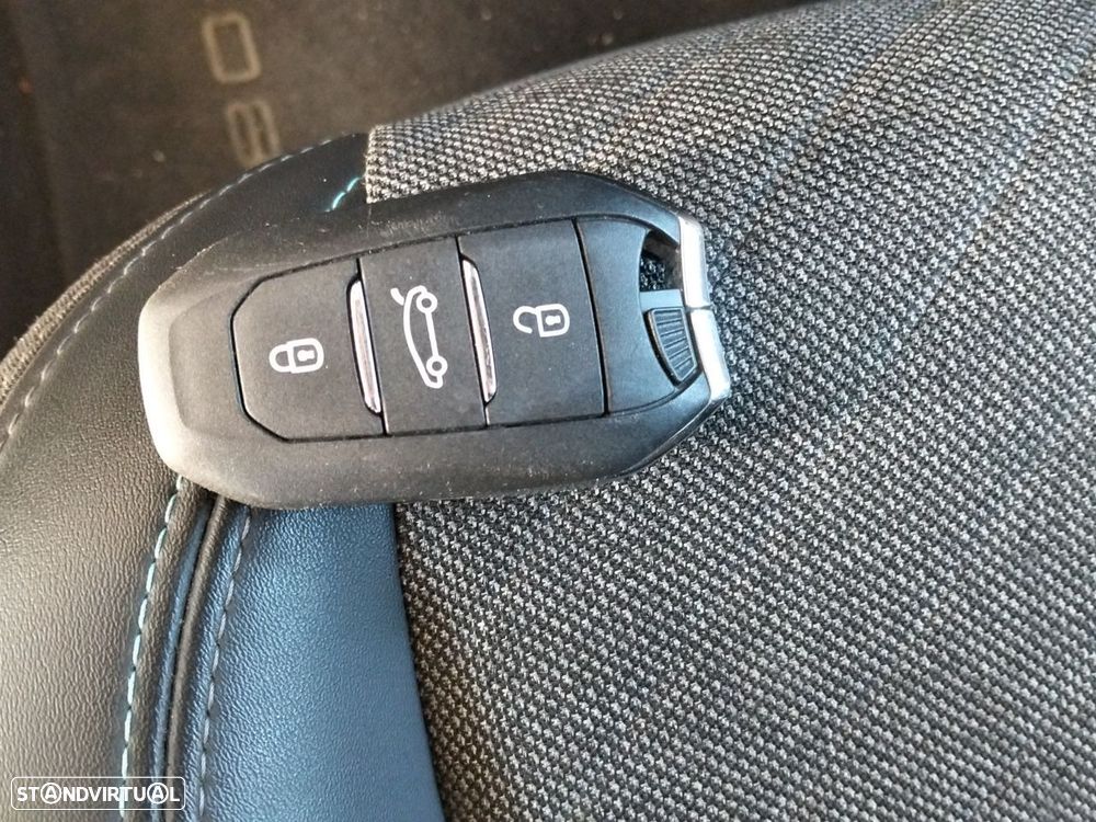 Peugeot 408 - 18