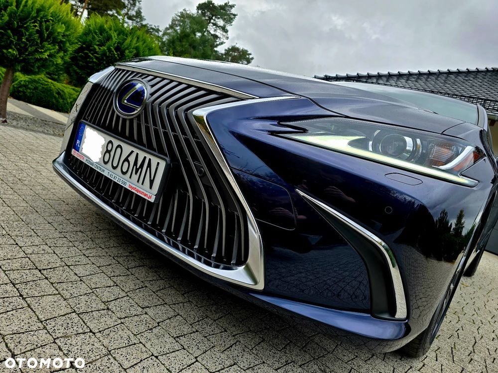 Lexus ES 300h Business Edition - 25