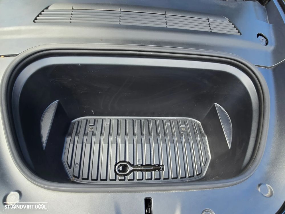Tesla Model Y Standard - 18