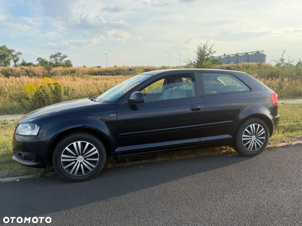 Audi A3 3-drzwiowe 1.6 Ambiente - 1