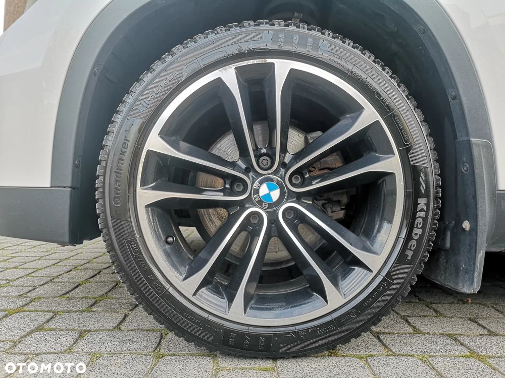 BMW X1 xDrive20i Sport Line - 38
