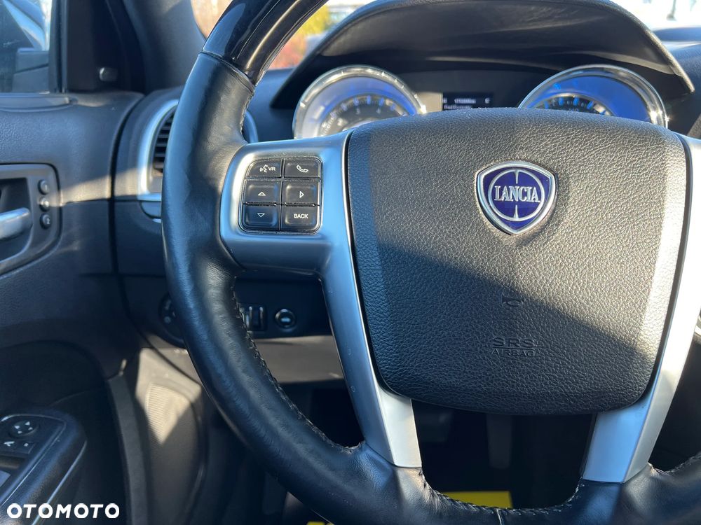 Lancia Thema 3.0 V6 CRD 24V Automatik Executive - 13