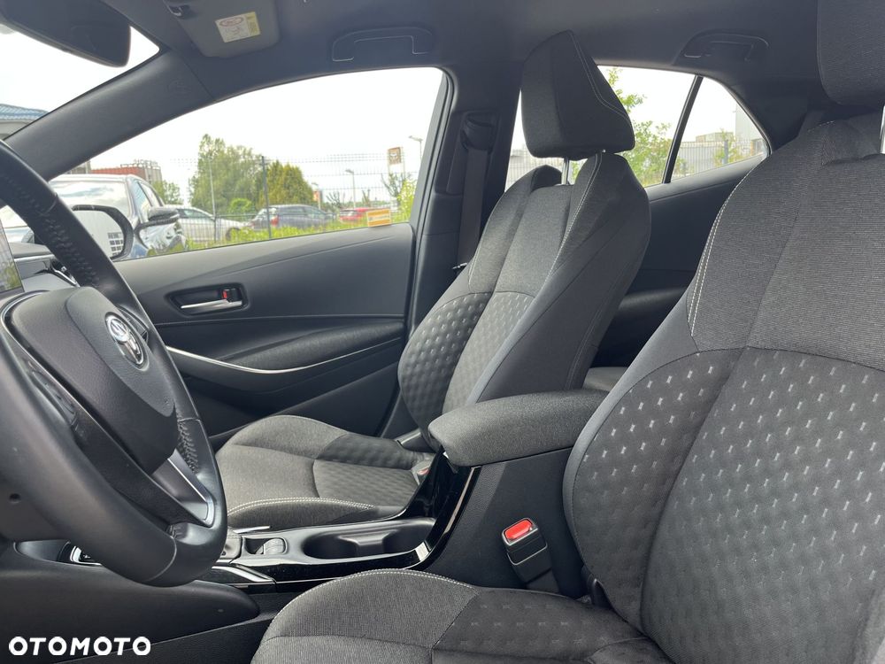 Toyota Corolla - 10
