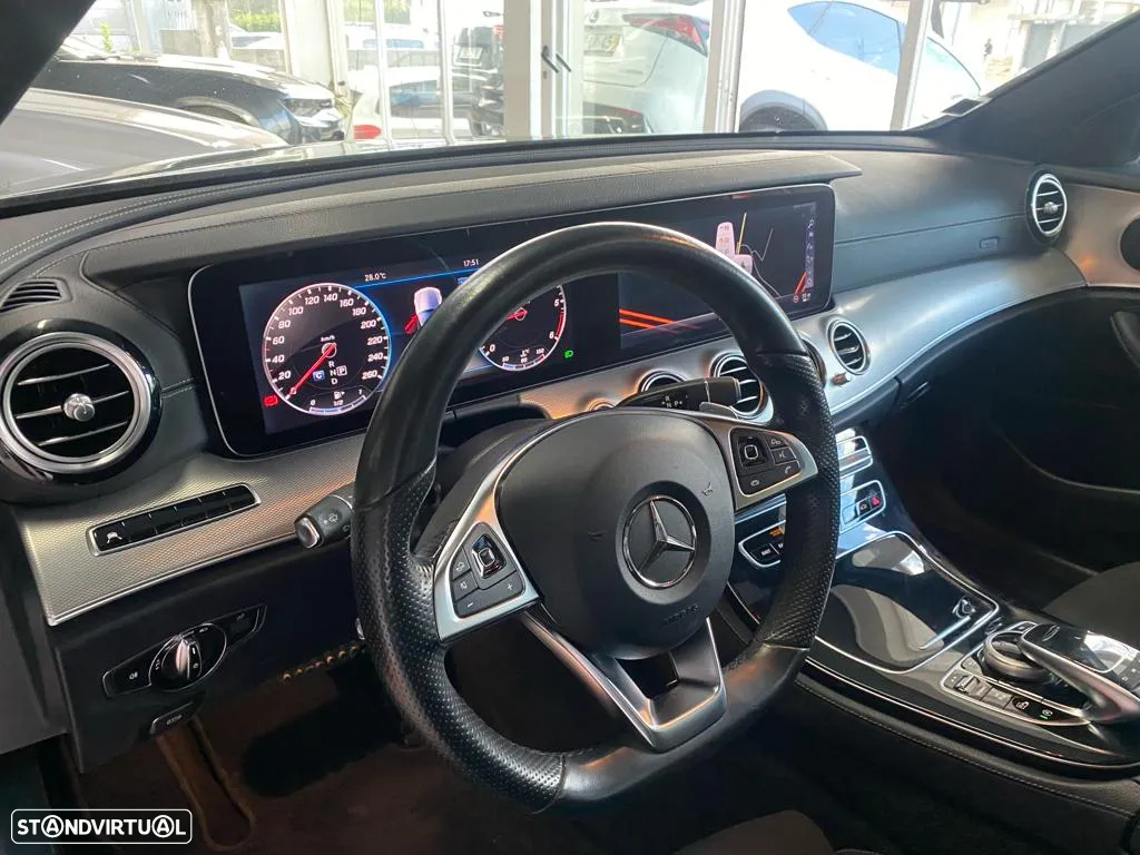 Mercedes-Benz E 220 d AMG Line - 36