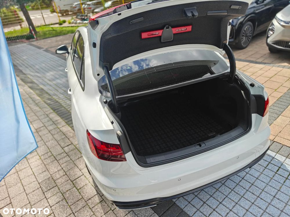 Audi A4 Limousine - 7