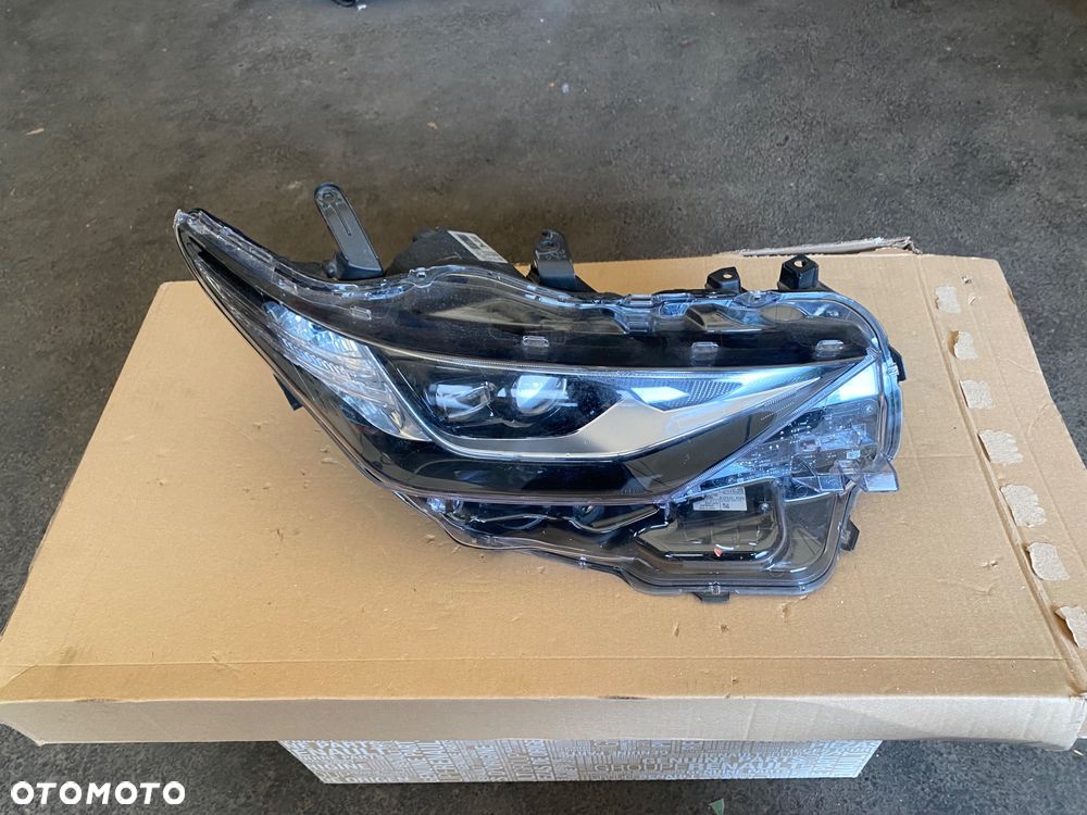 TOYOTA AURIS 2 II lift E18 FULL LED LAMPA PRZEDNIA PRAWA REFLEKTOR PRZEDNI PRAWY PRZÓD EUROPA 81110-02K60 - 4