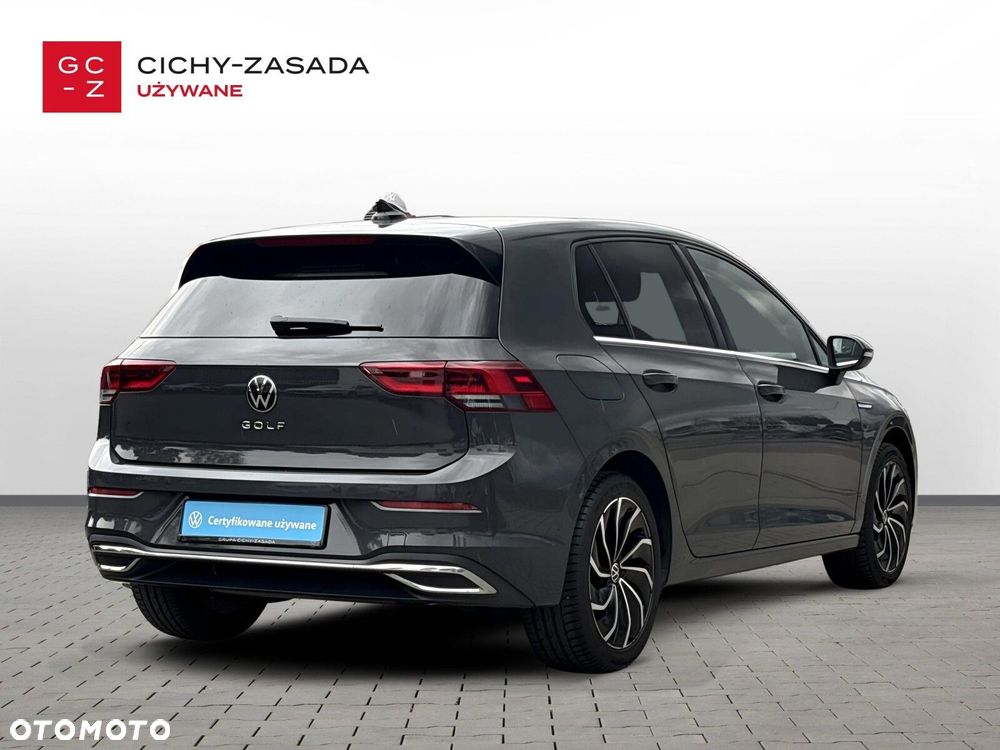 Volkswagen Golf - 6
