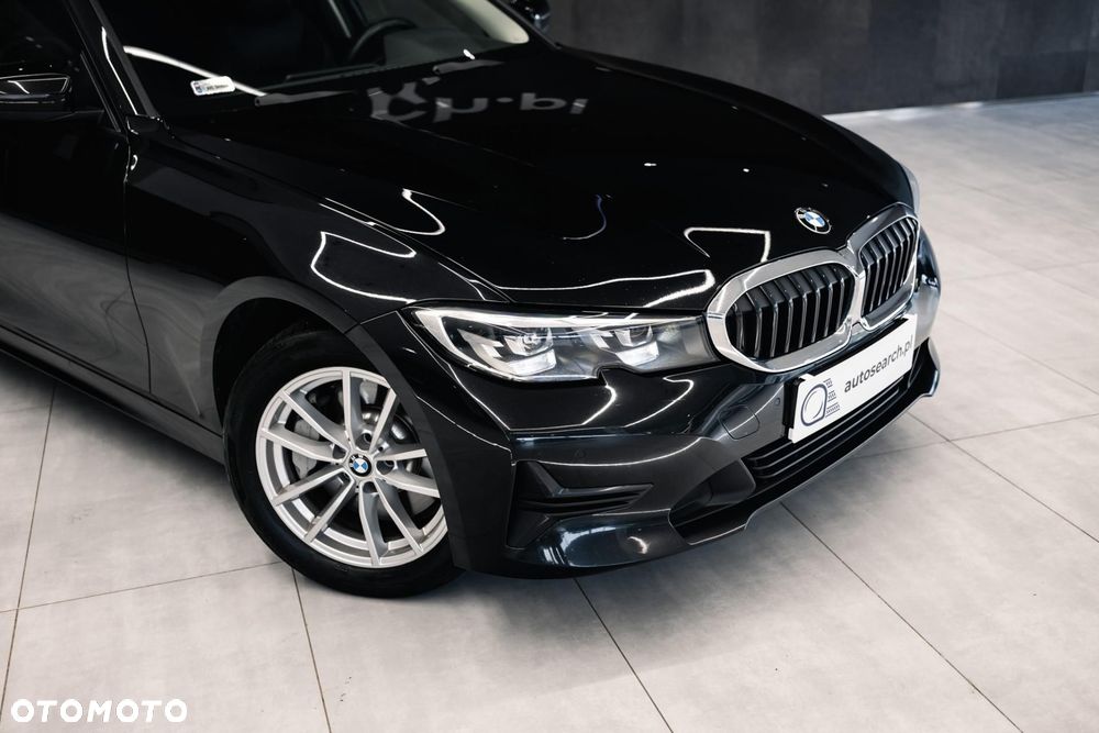 BMW Seria 3 330i Advantage - 40
