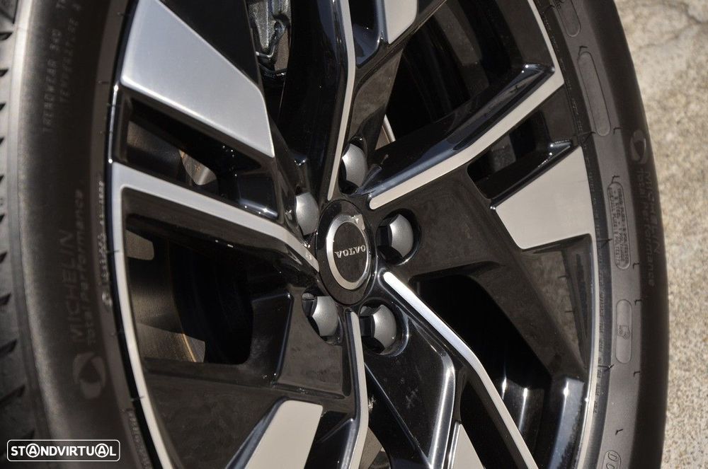 Volvo XC 60 2.0 T6 PHEV Plus Dark - 43