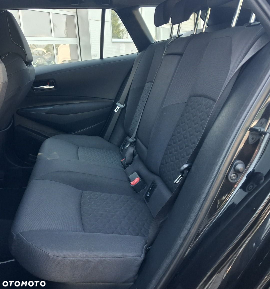 Toyota Corolla - 24