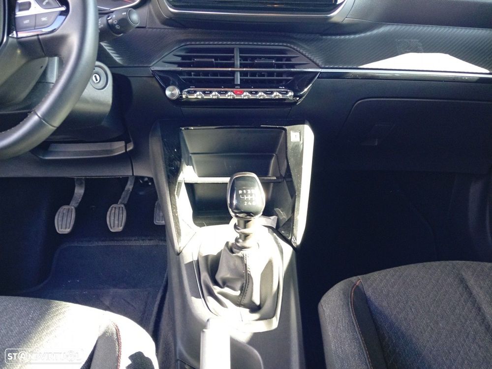 Peugeot 2008 1.2 PureTech Style - 11