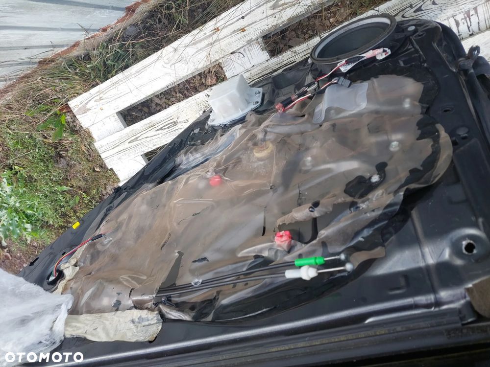 DRZWI PRAWY TYŁ TOYOTA AVENSIS T27 KOMBII 1G3 - 7