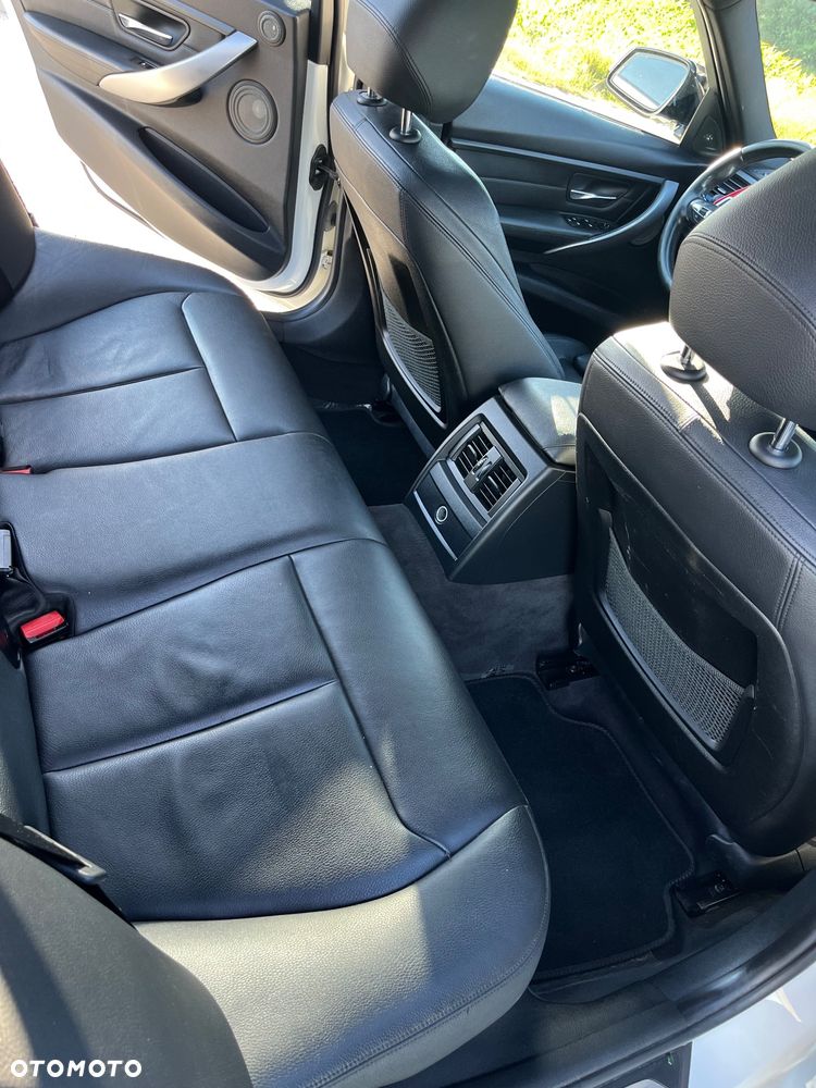 BMW Seria 3 335i - 15