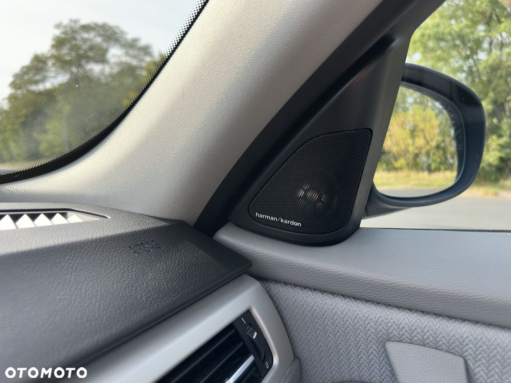 BMW Seria 3 320i Edition Sport - 11