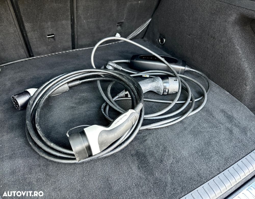 Mercedes-Benz GLC - 32