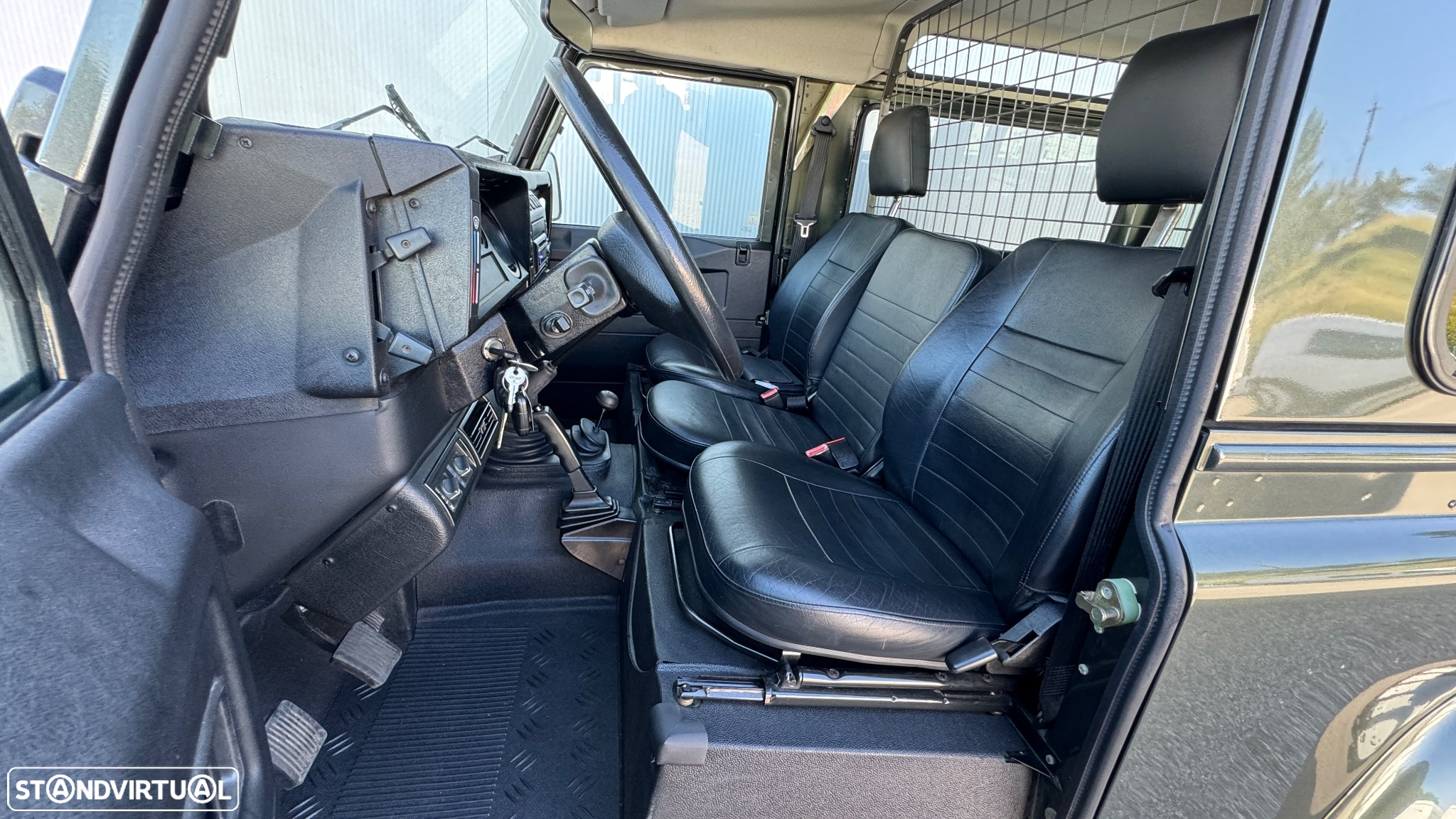 Land Rover Defender 90 SW 2.5 Td5 SE - 35
