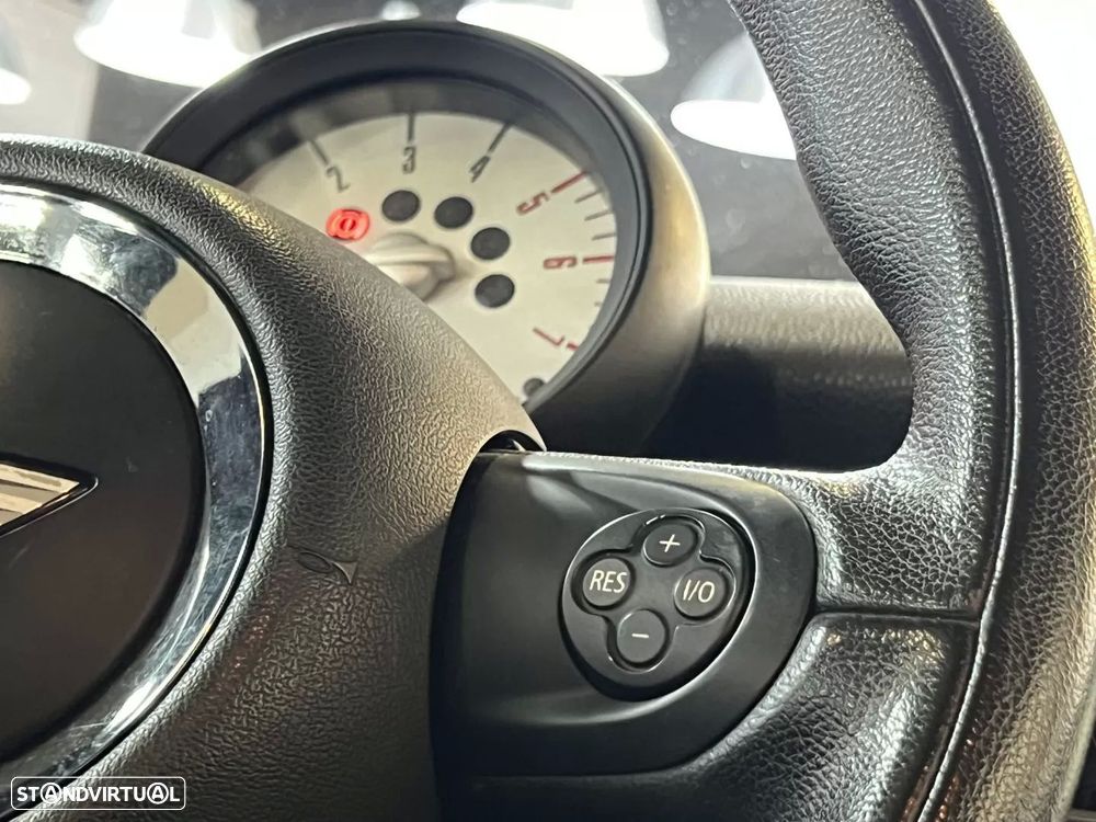 MINI 3 Portas Cooper D - 17