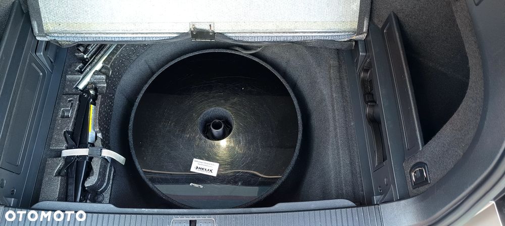 Volkswagen Passat Variant 2.0 TDI SCR Highline - 24