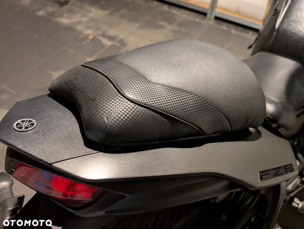Yamaha FZ8 - 36