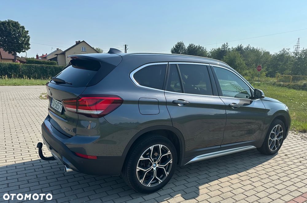 BMW X1 xDrive18d xLine - 4